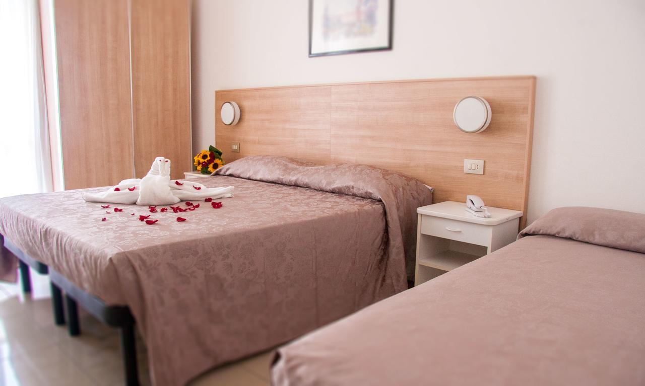 Hotel Raffaello Cesenatico Zewnętrze zdjęcie