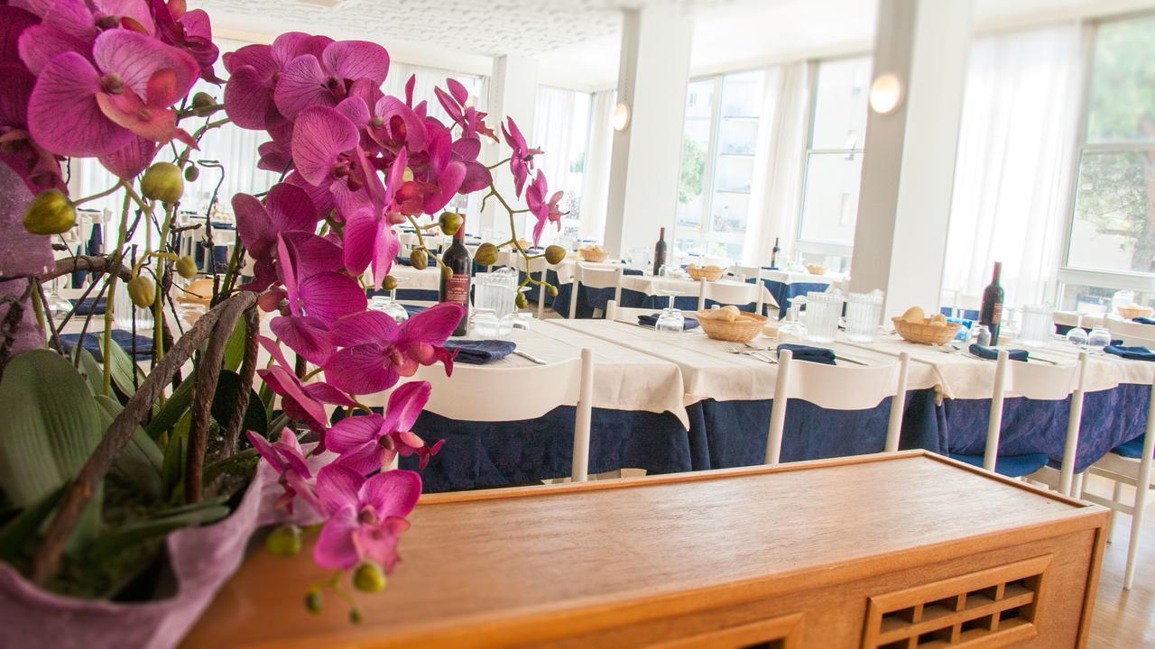 Hotel Raffaello Cesenatico Zewnętrze zdjęcie