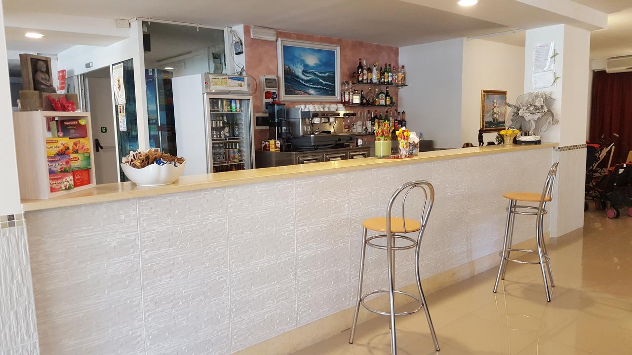 Hotel Raffaello Cesenatico Zewnętrze zdjęcie